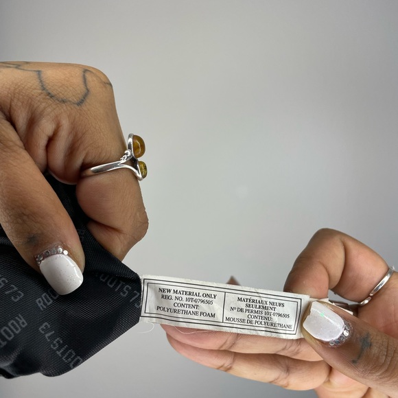 THIS IS A PROJECT: NEW-ISH ROOTS WALLET AS IS (WRISTLET NEEDS LOVE) - Picture 15 of 17